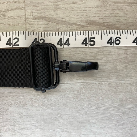 5/$15 MAKITA Black Bag Strap with Metal Buckles - Picture 7 of 7